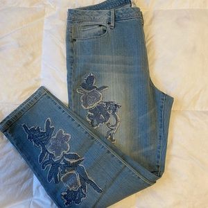 Embroidered Cleo Size 12 Everybody Cropped Jean